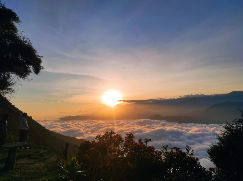 Trekking Auténtico  en el Palacio de las Nubes 3 Días