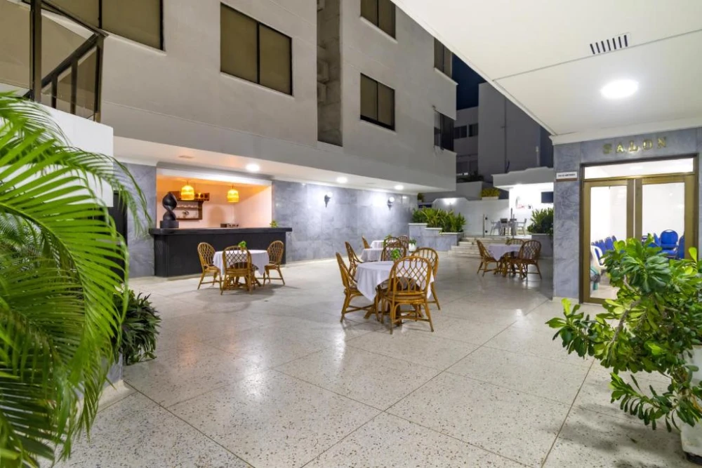Hotel Axis Inn