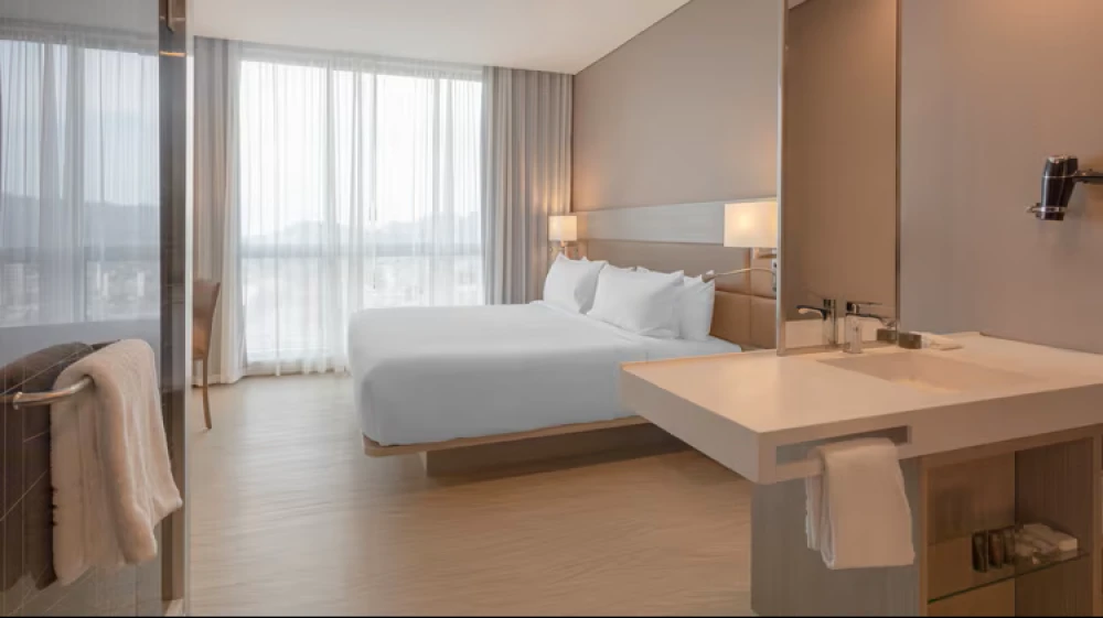AC Hotel By Marriot Santa Marta